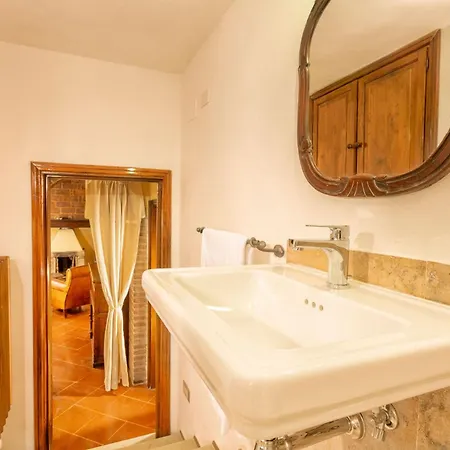 Lorena Con Piscina Βίλα Montepulciano Stazione